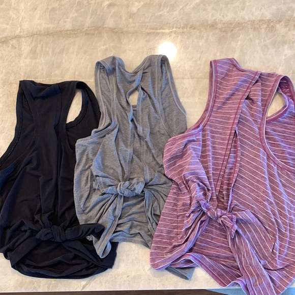 3 Tops $16!!!!! Gapfit Tie Back tank - Picture 3 of 4